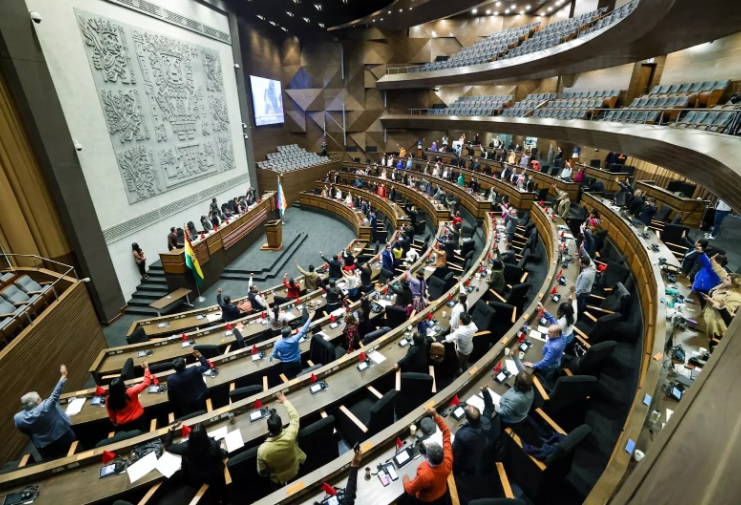 Choquehuanca convoca a sesión para tratar crédito de $us 30 millones y abrogar leyes de desmontes, quemas y bosques