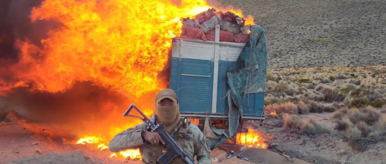 Viceministro: La destrucción de vehículos incautados por contrabando es una medida para proteger la vida de nuestros efectivos 