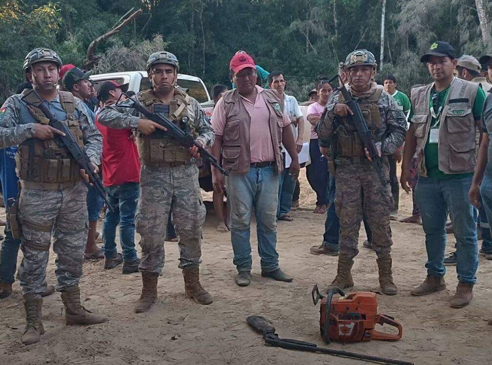 Intervienen desmontes ilegales en Pando y hallan campamento peruano de tala ilegal