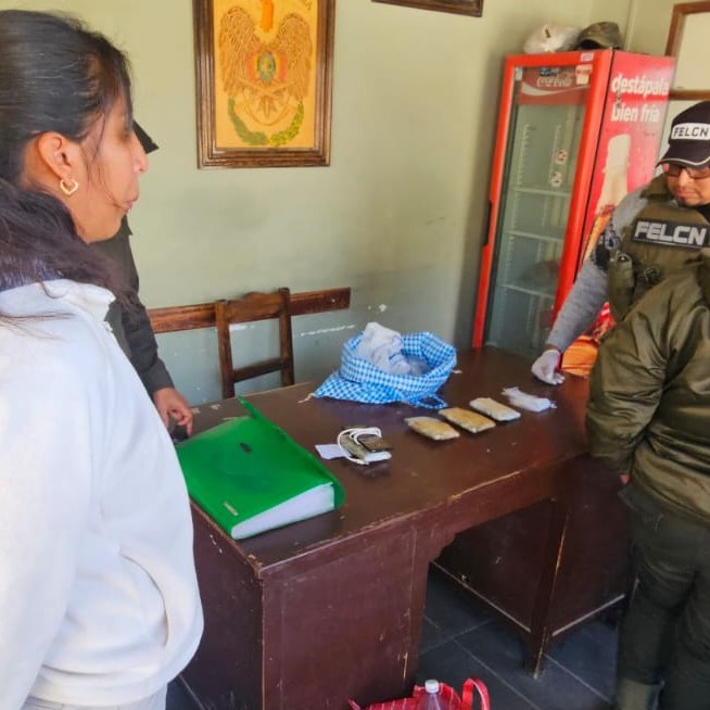 Frustran intento de ingreso de droga y celular a penal de El Abra en Cochabamba