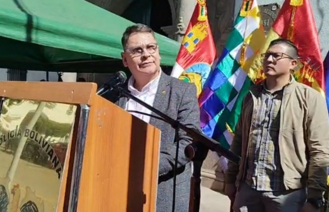 Aguilera: Bolivia tiene un antes y un después, la Policía enfrentó con valor la violencia cruel y despiadada