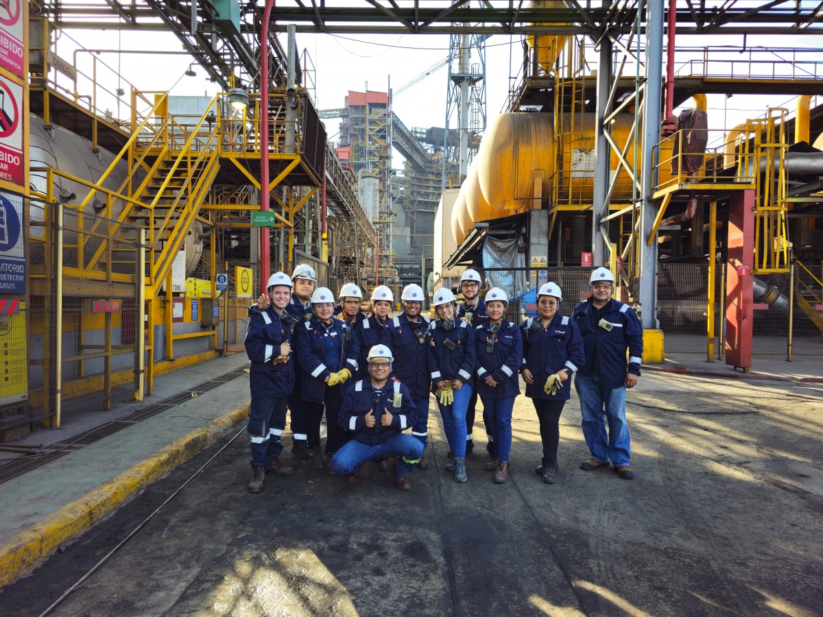 Llegan jóvenes bolivianos capacitados en México para operar en planta del Mutún