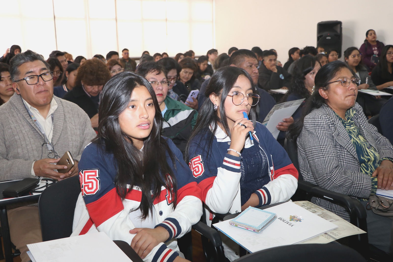 Capacitan a maestros sobre educación financiera con miras a su incorporación en textos de aprendizaje en 2026