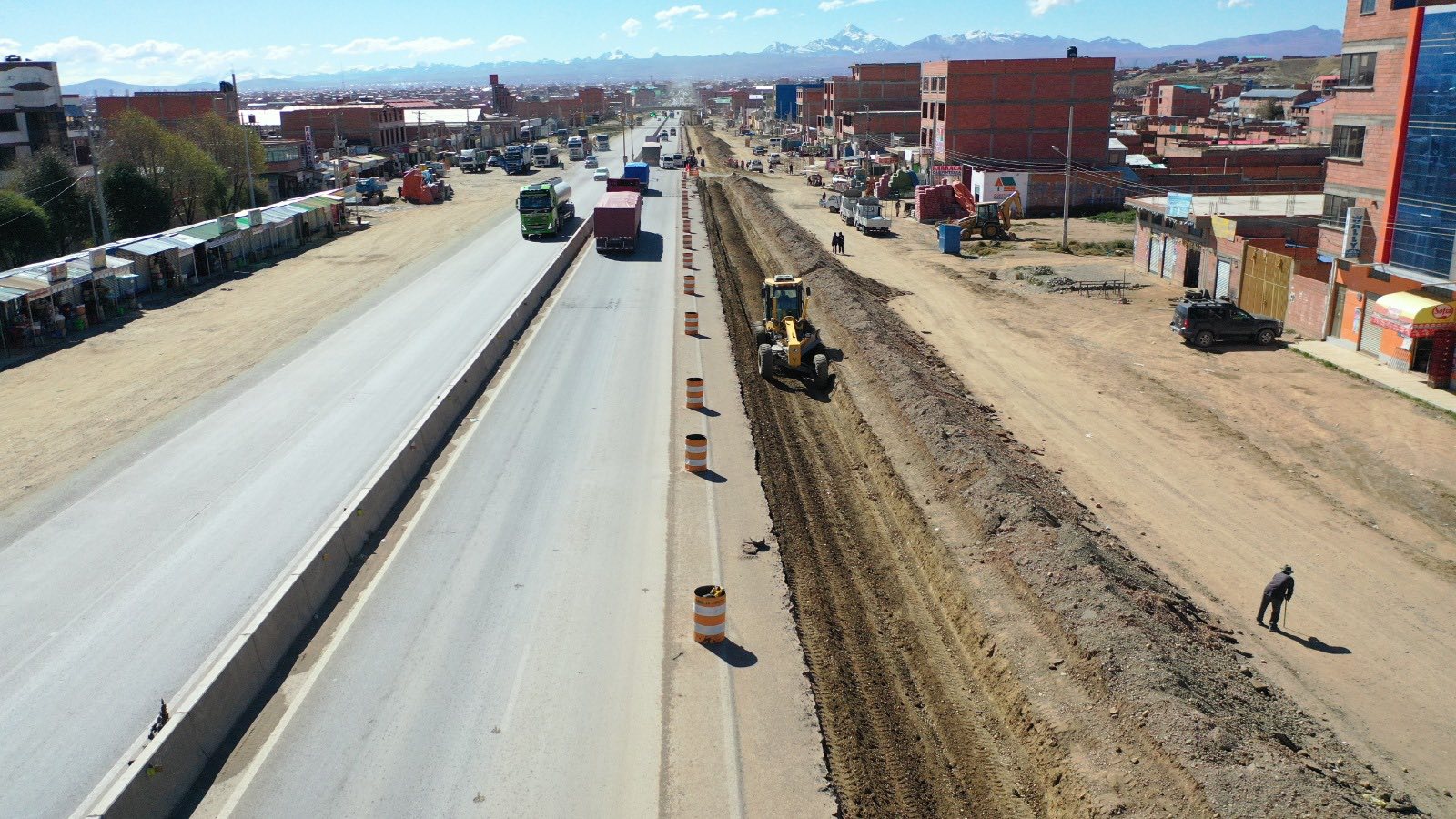 Al menos 8 proyectos carreteros se ejecutan en La Paz con más de Bs 1.743 millones
