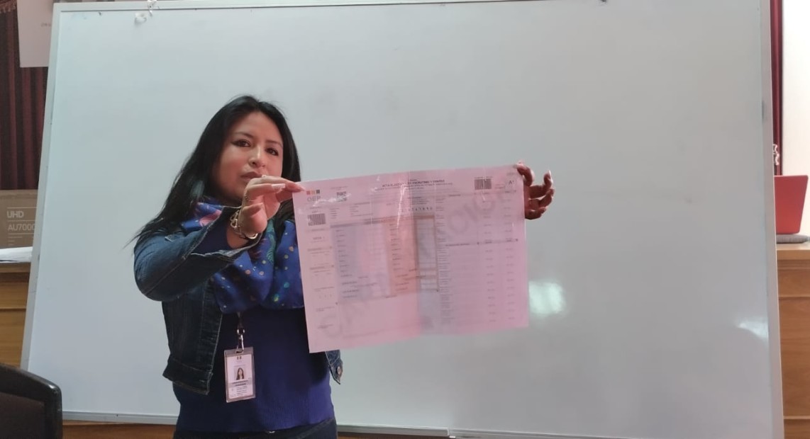 Capacitan sobre el llenado de actas electorales en Oruro como antesala al sorteo de jurados