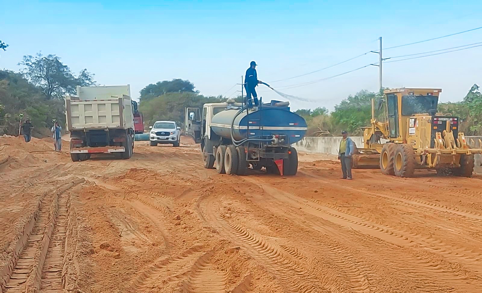 Empiezan obras de pavimentado en la doble vía Santa Cruz – Warnes