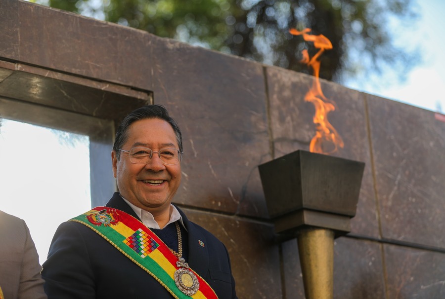 Presidente participa de actos protocolares por los 216 años de la Gesta Libertaria de La Paz