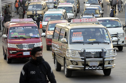Fiscalía abre investigación de oficio por intento de rapto de un bebé de un minibús en El Alto