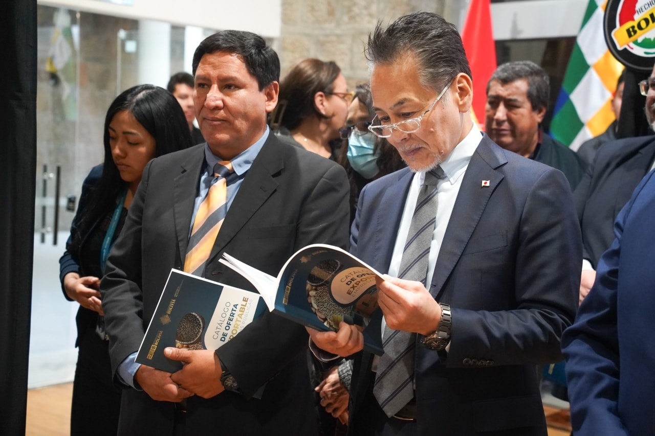 Bolivia presenta a la comunidad internacional 39 productos elaborados por 14 empresas públicas