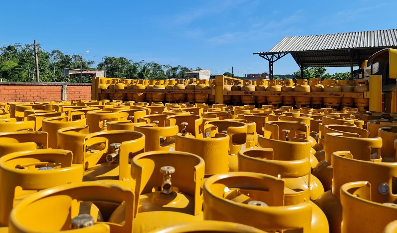 YPFB garantiza abastecimiento de GLP, distribuye más de 35.000 garrafas a diario en Santa Cruz