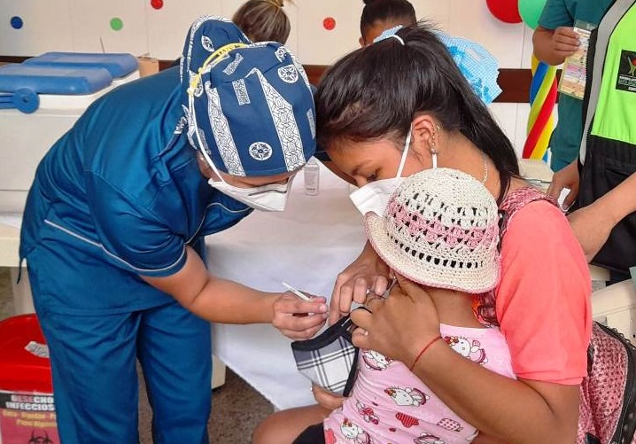 Bolivia administra 745.161 dosis de vacunas contra el sarampión