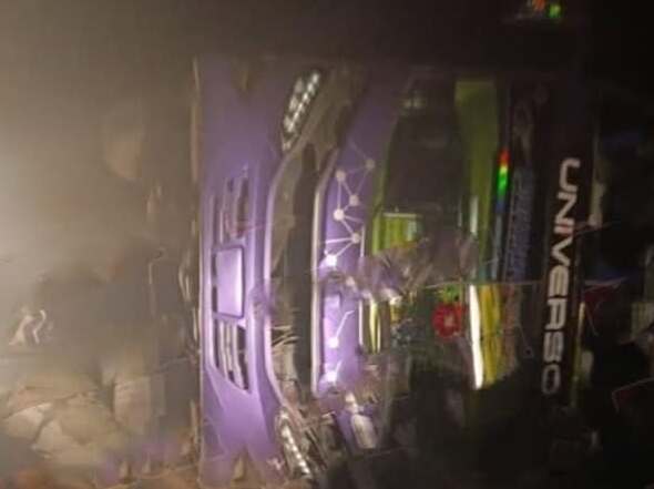 Bus que buscaba rutas alternas al bloqueo evista vuelca, deja 3 fallecidos y 15 heridos en Uncía