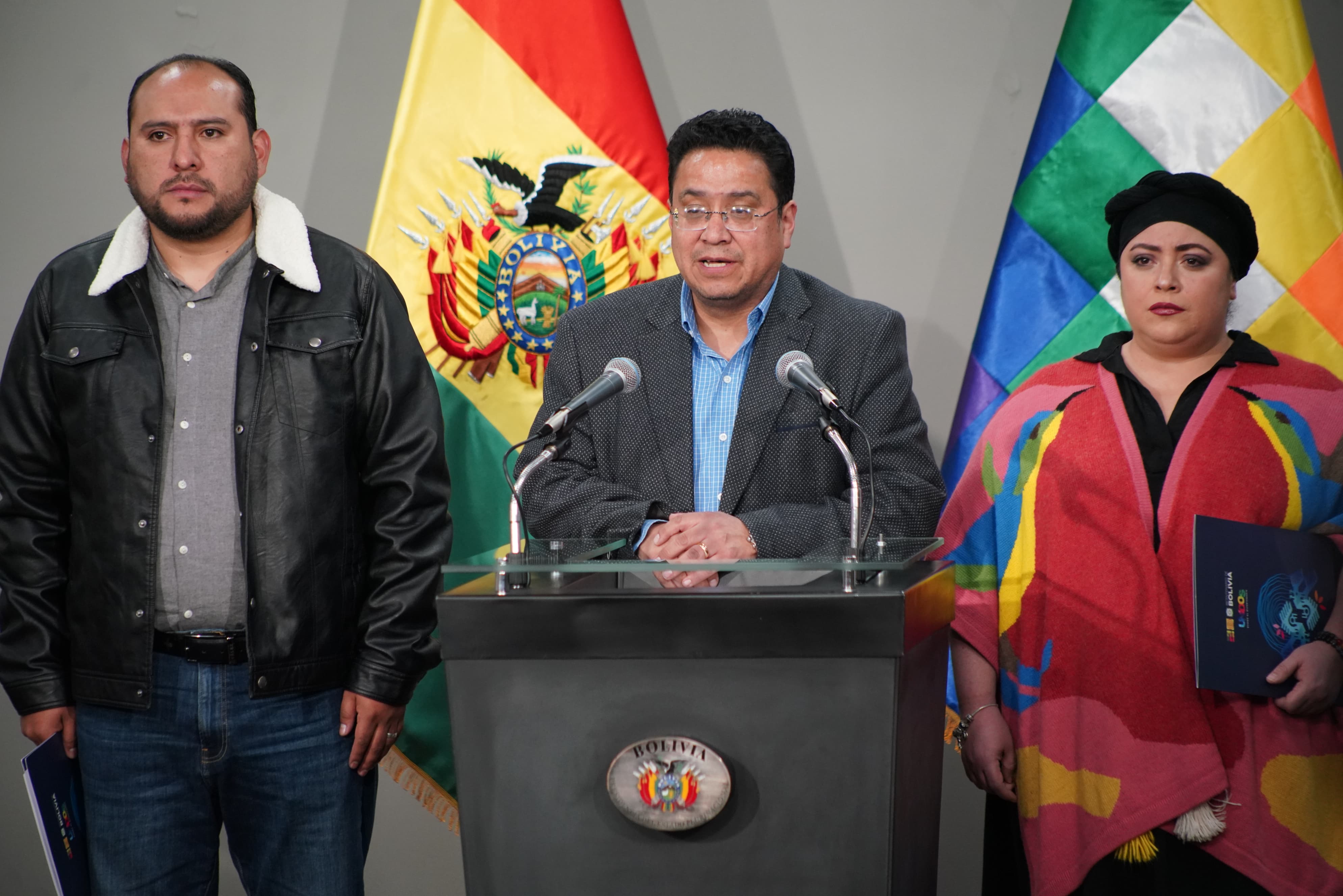Los ministros de Estado en conferencia de prensa. Foto: Jorge Mamani.