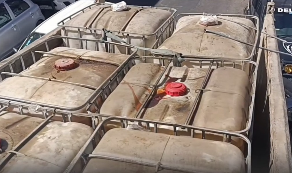 En el norte de La Paz detectan e incautan volqueta que transportaba 6.000 litros de diésel