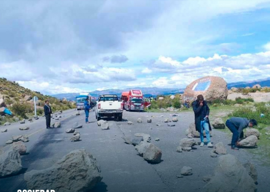 Bloqueos evistas y anuncio de cerco a ciudades apuntan a desestabilizar al Gobierno e impedir elecciones generales