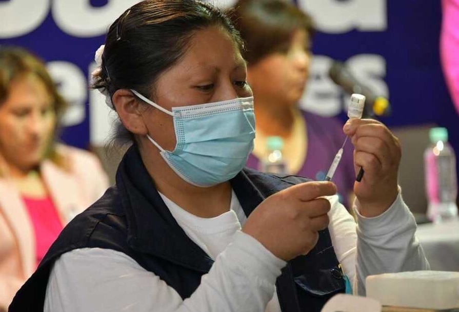 Salud llama a grupos vulnerables a inmunizarse contra influenza, hay disponibles un millón de dosis