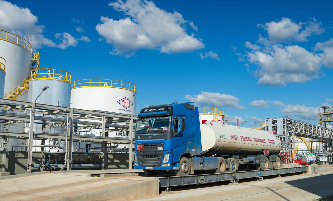 Normalizarán dotación de combustibles en La Paz este domingo, en Cochabamba está en riesgo por el cerco evista