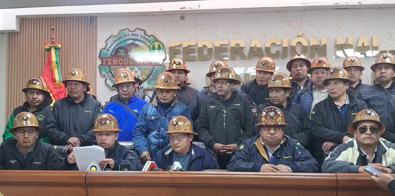 Cooperativas mineras declaran a Evo ‘enemigo de la democracia’ y exigen levantar los bloqueos