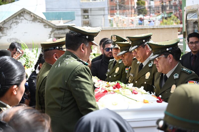 Policía se compromete a no dejar solos a familiares de uniformados asesinados, reitera que no habrá impunidad