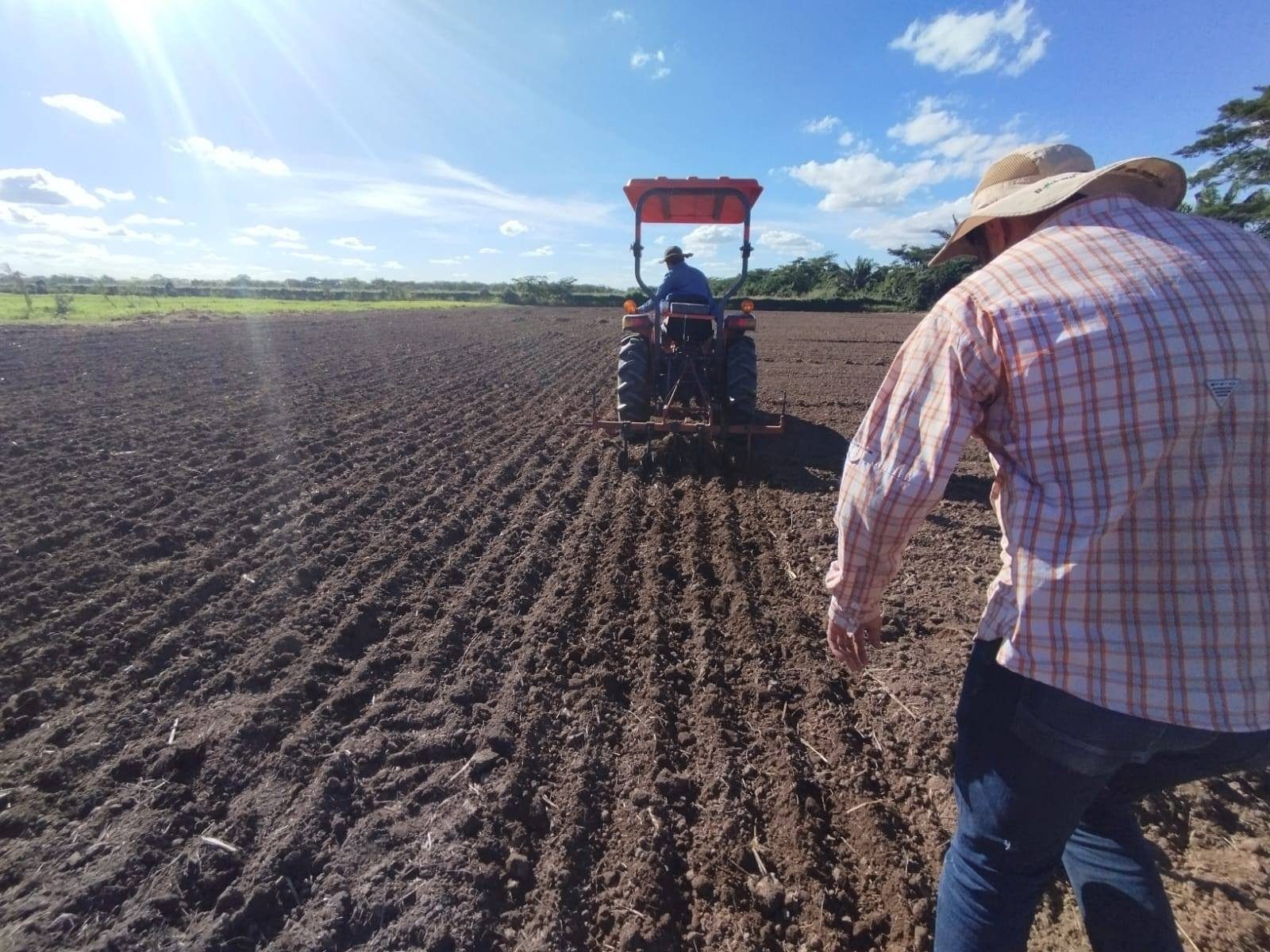 Gobierno garantiza al agro 63 millones de litros de combustible para la campaña de invierno