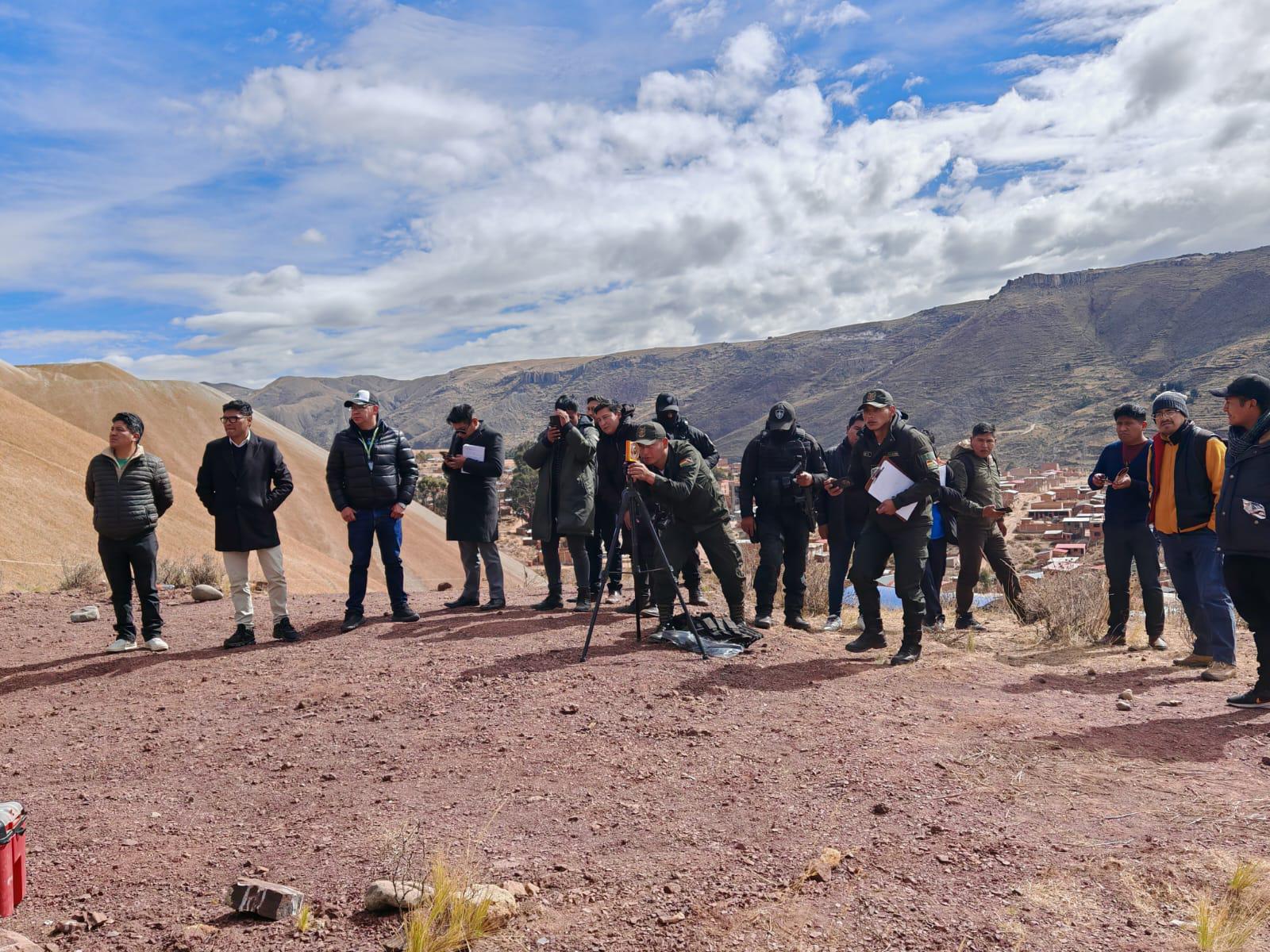 En Llallagua se hacen pericias balísticas e inspección técnica para esclarecer asesinatos de policías