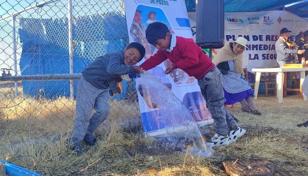 En Betanzos entregan sistema de agua para beneficio de más de 400 familias