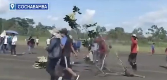 Evistas mantienen tomado el aeropuerto de Chimoré por tres semanas