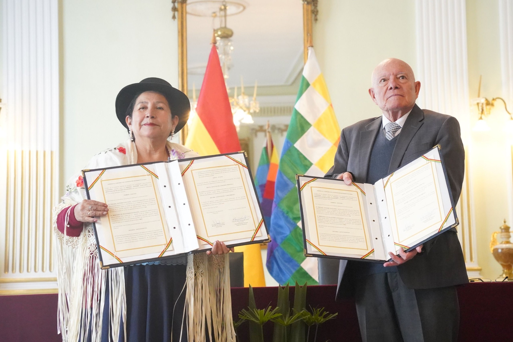 Cancillería y TSE firman acuerdo para garantizar la votación de bolivianos en el exterior en las elecciones de agosto