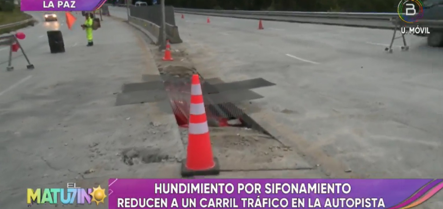 Reparan daño por sifonamiento en Autopista La Paz – El Alto y tráfico continúa reducido a un carril 