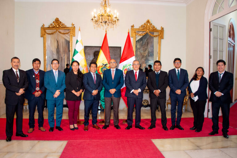 Bolivia y Perú fortalecen trabajo conjunto para el mejoramiento de su límite internacional