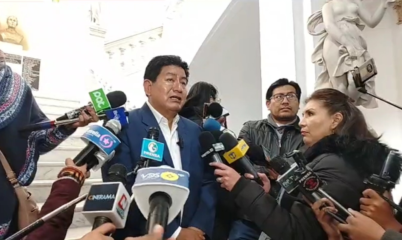 Piden a transporte y pasajeros utilizar ruta alterna para llegar a Cochabamba para liberar el tráfico