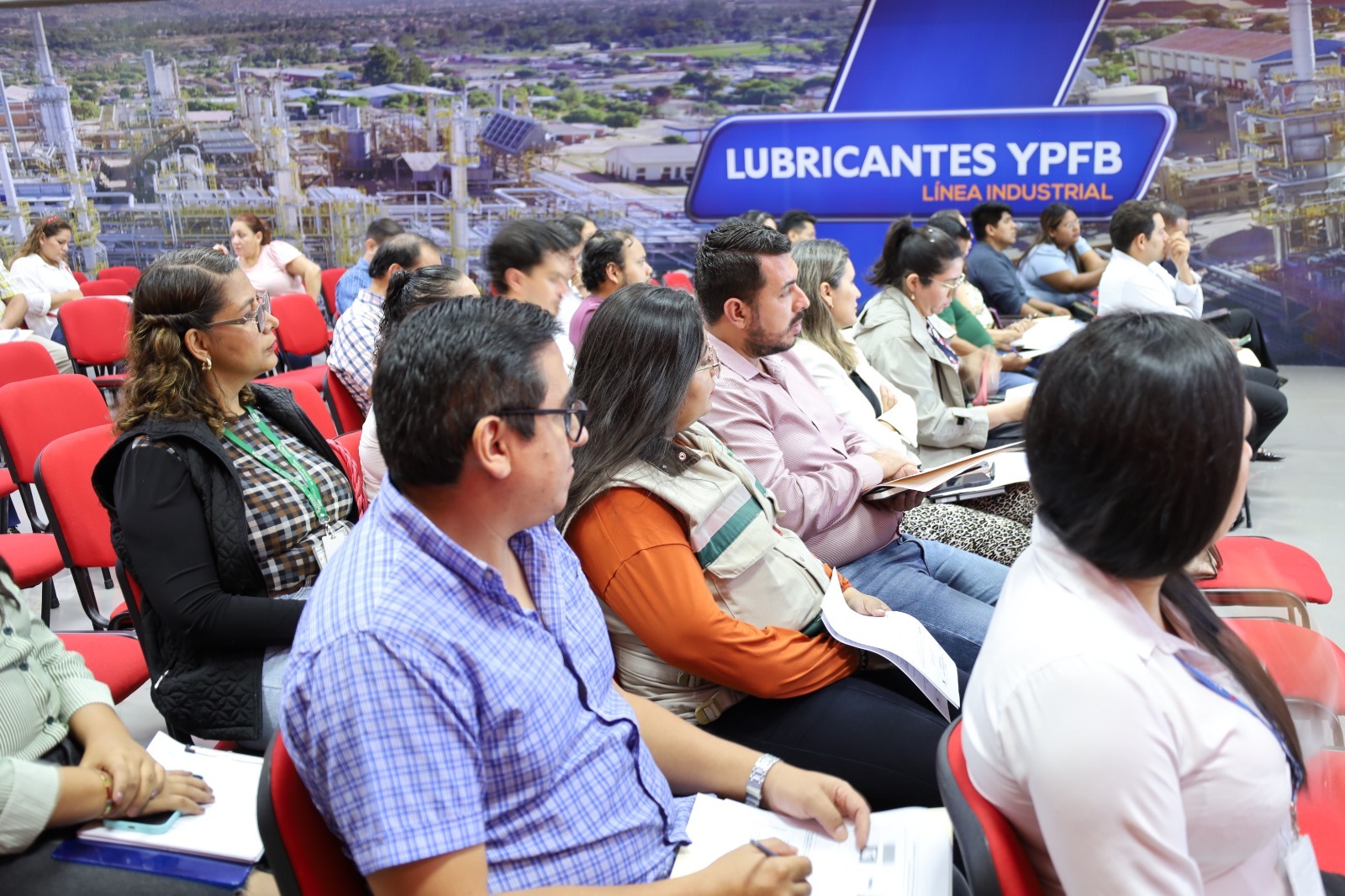 Más de 70 personas son capacitadas en importación directa de combustibles para consumo propio y comercialización