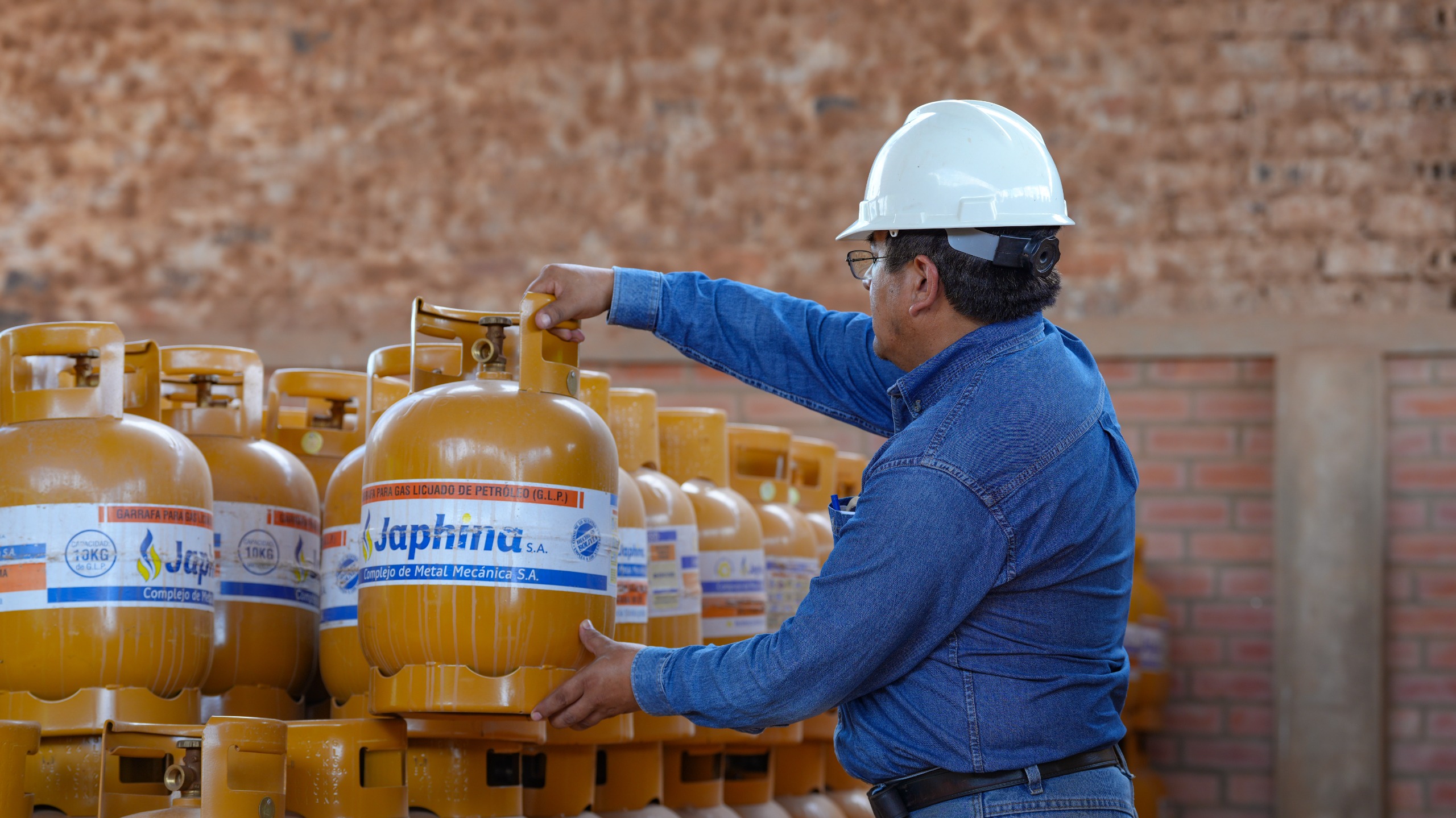 YPFB despacha 45.000 garrafas de GLP día para La Paz, insta a adquirir de puntos de distribución continua