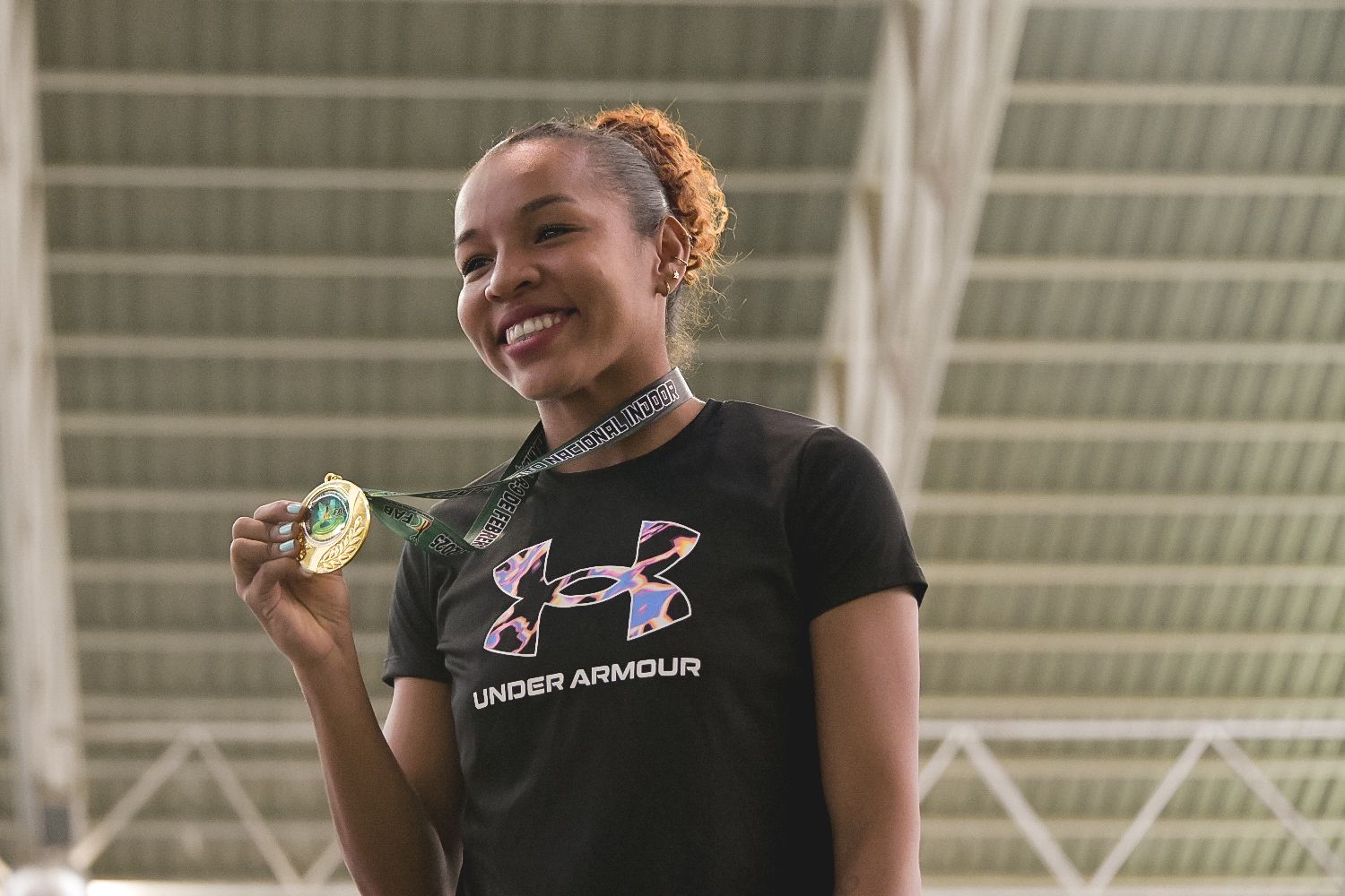 Cruceña Guadalupe Torrez emprende viaje para competir en el Mundial Indoor de Atletismo en China