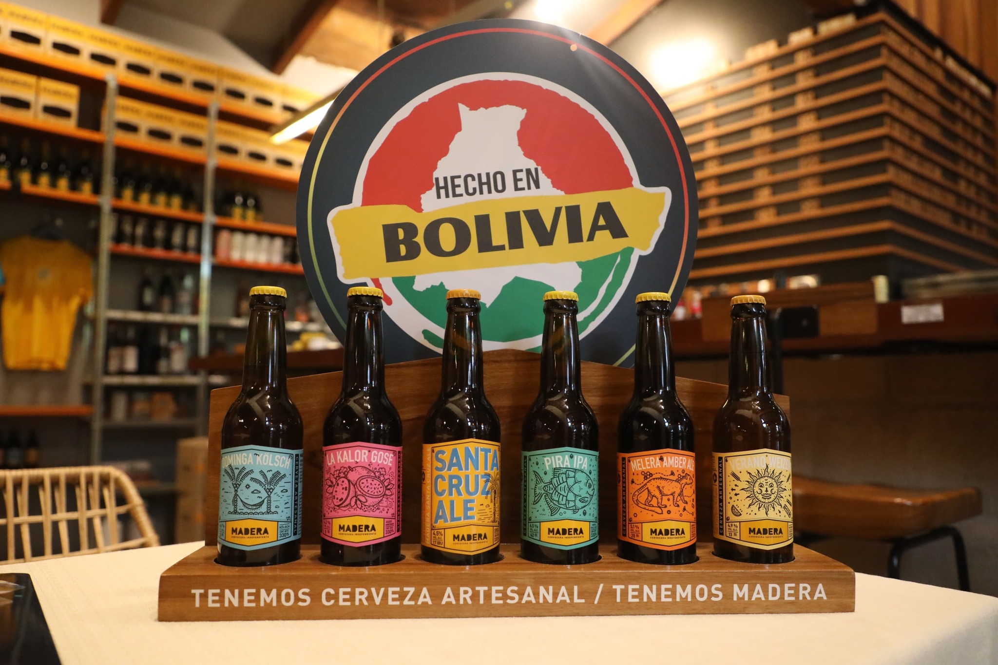 Envibol y cerveceras firman contratos para venta de 329.710 botellas por Bs 602.000