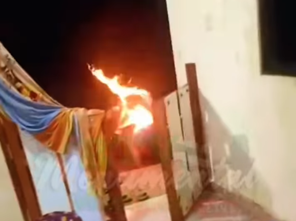 Aprehenden a mujer tras rociar con gasolina y prenderle fuego a su vecino