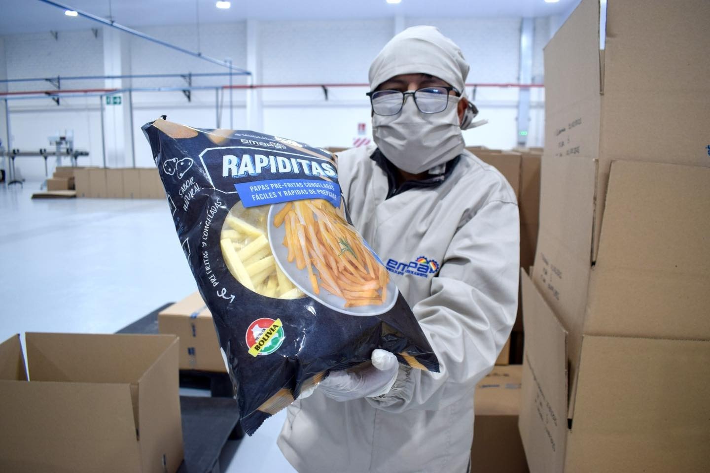 Papa precocida de la planta de El Alto empezará a venderse en toda Bolivia vía Emapa y mercado abierto