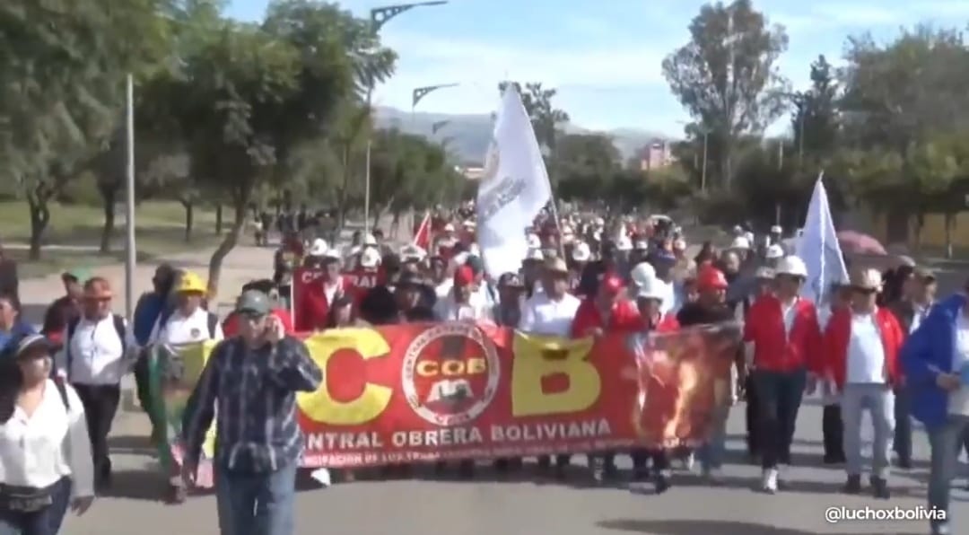 Presidente Arce lidera marcha por el Día del Trabajador en la ciudad de Tarija