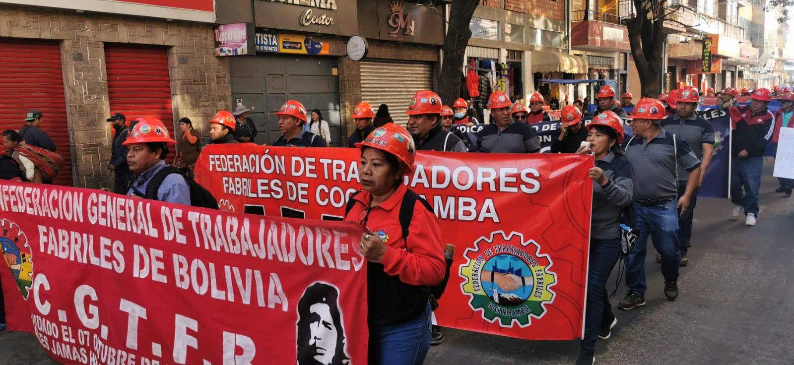 Multitudinarias marchas del 1 de Mayo: COB moviliza a miles en La Paz, Cochabamba y Tarija