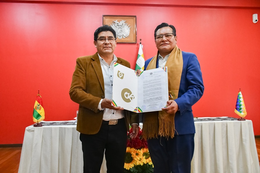 Reynaldo Cosme Huanca es el nuevo rector de la Unibol Aymara 