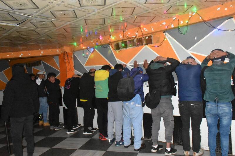 Más de 200 personas arrestadas durante operativo policial en El Alto
