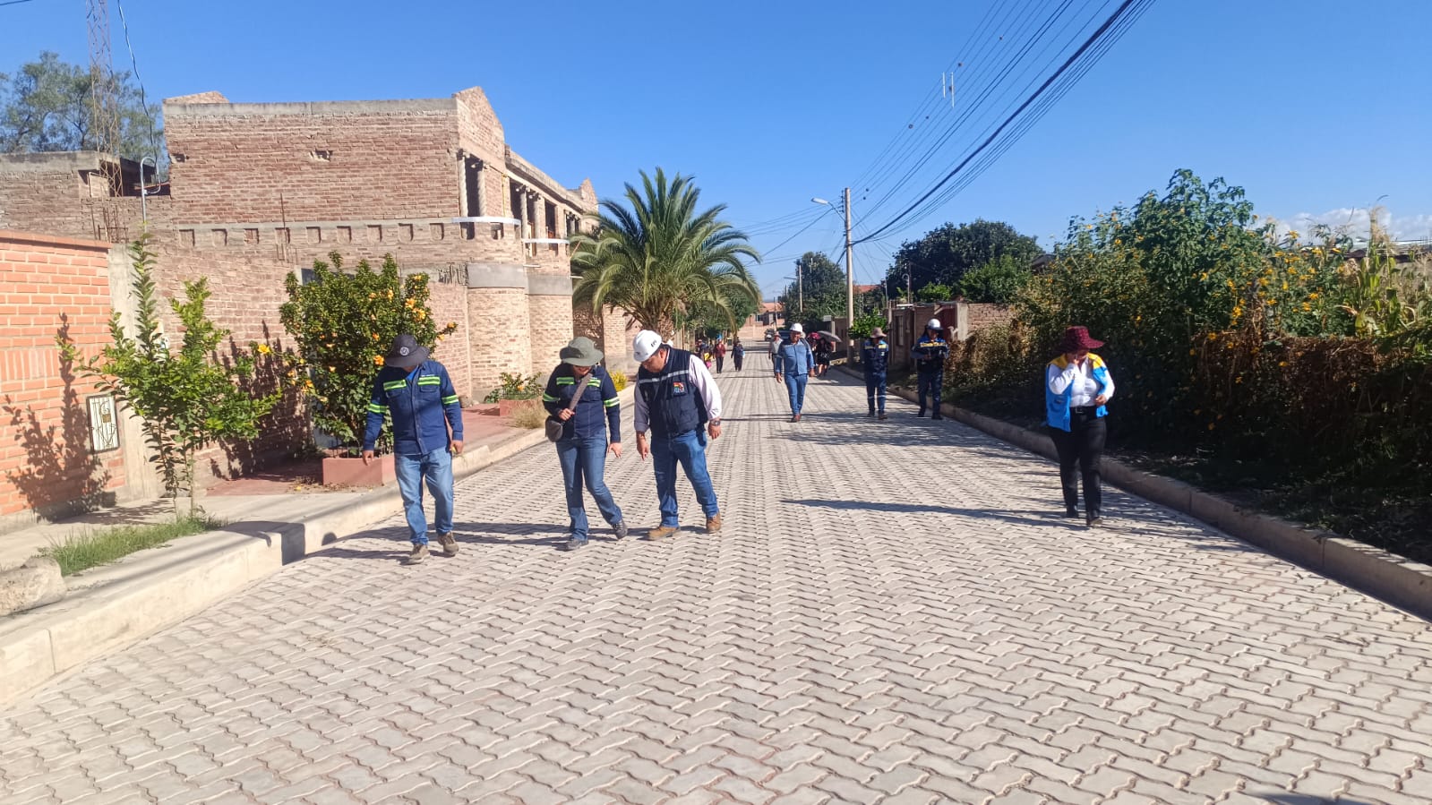 Obras de enlosetado de vías en Quillacollo, Cochabamba. Foto: FPS