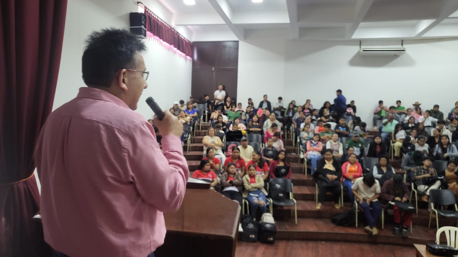 Intelectuales indígenas de Tierras Bajas debaten propuestas para consolidar el Estado Plurinacional 