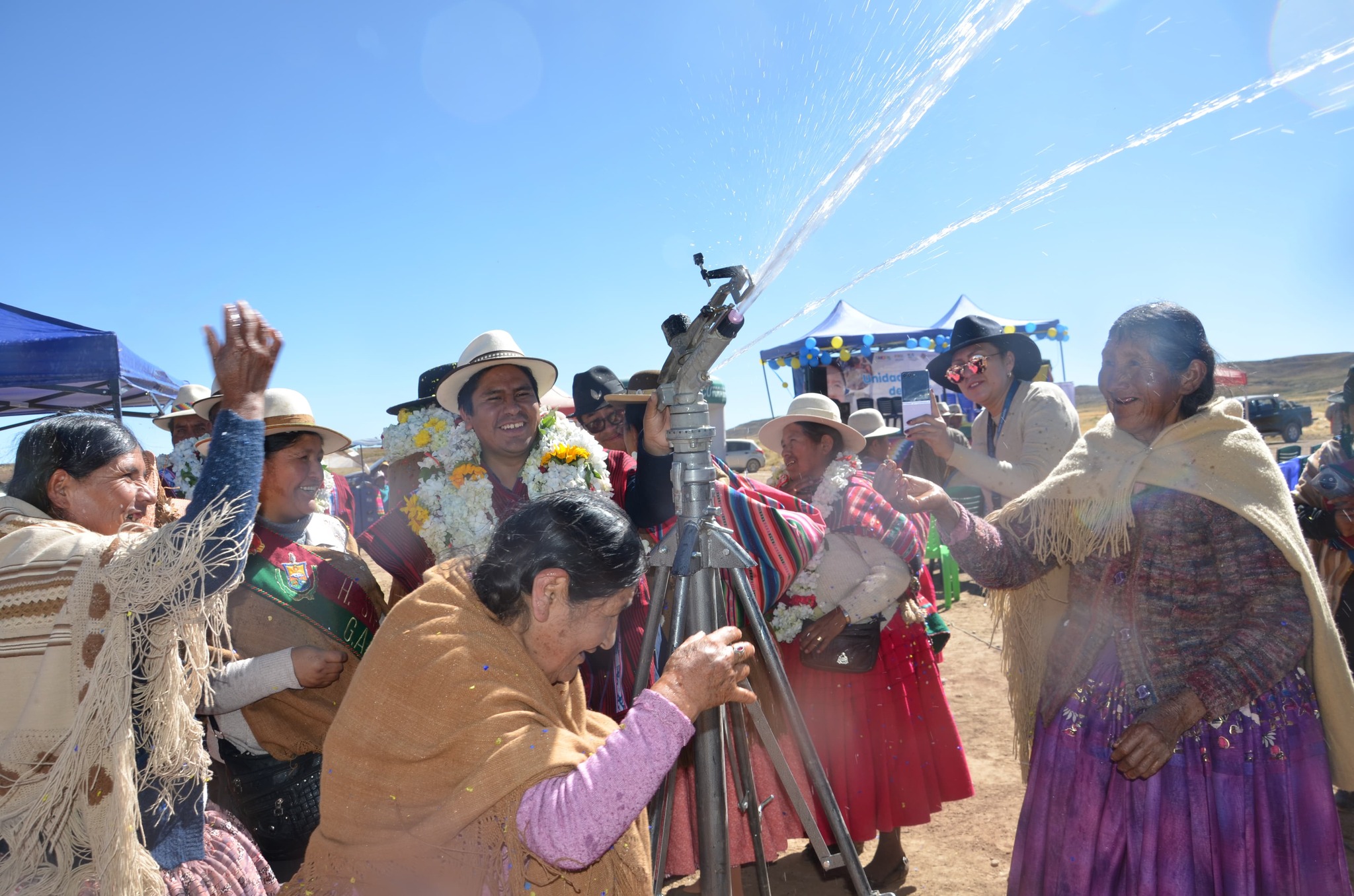 En Umala entregan dos sistemas de agua para potenciar la producción agrícola y la ganadería de más de 300 familias