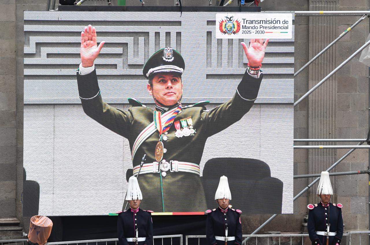 Lara dice que fue castigado por denunciar corrupción y abuso en la Policía, ahora su uniforme se llama Bolivia