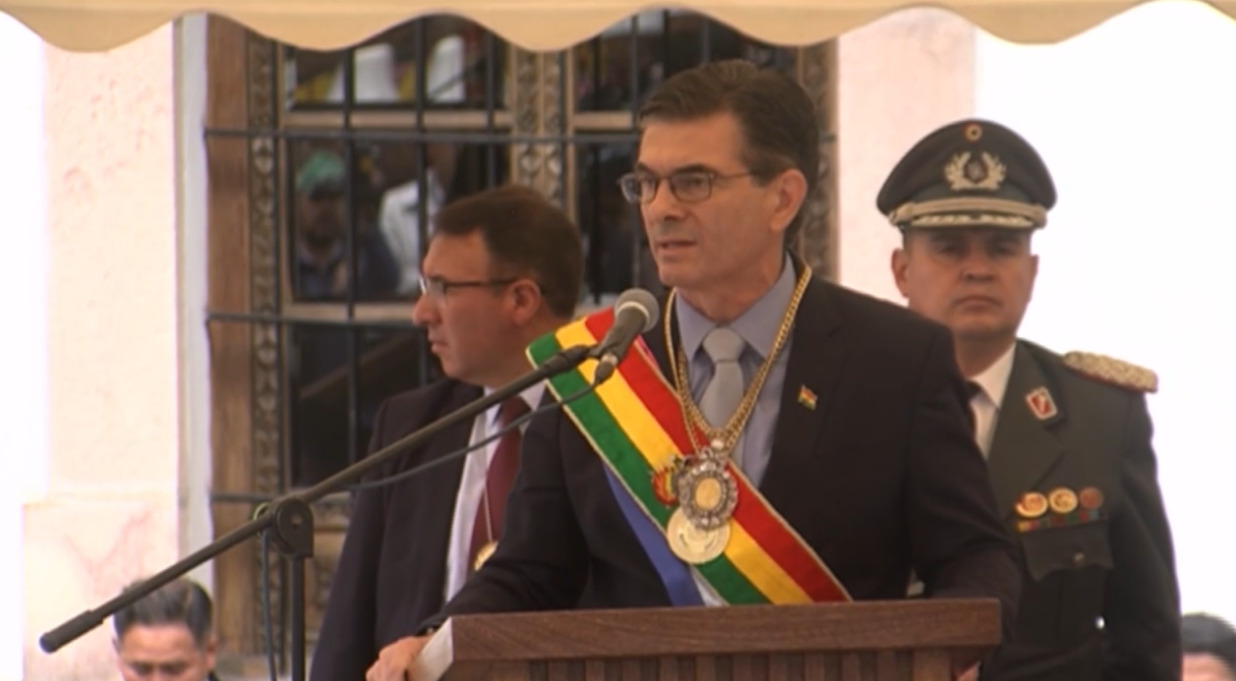 Paz como capitán general de las FFAA: sean defensoras de la economía nacional, no permitan el contrabando de combustibles