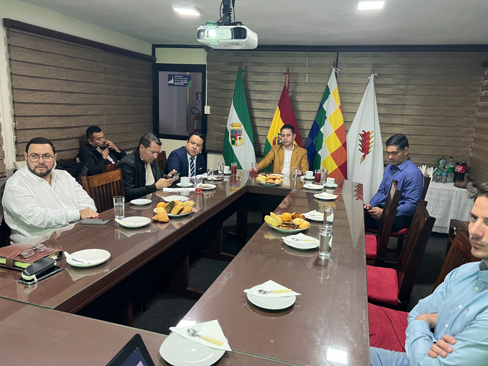 Gobierno e industria oleaginosa trazan agenda para modernizar y proteger la producción nacional