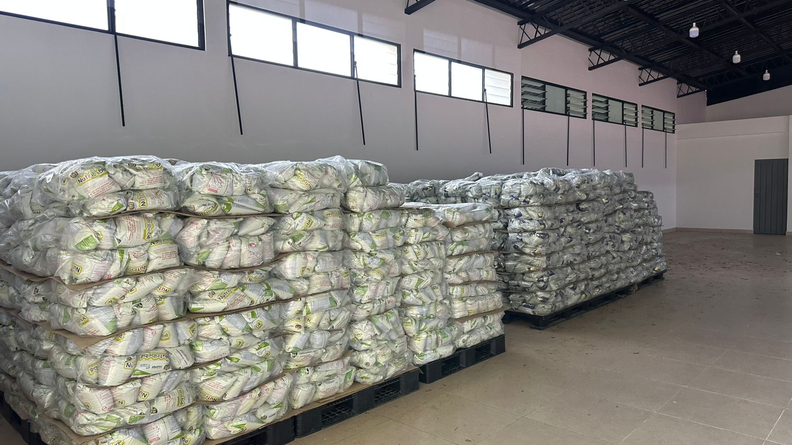 Donan 10.000 unidades de nutrientes para afectados por los desastres naturales en Samaipata