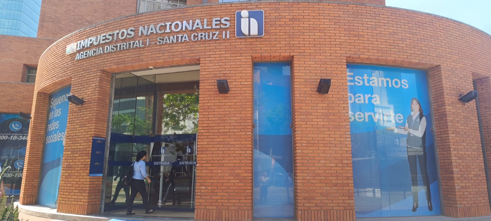 Agencia de Impuestos en Santa Cruz cumple nueve años con más de 285.000 consultas atendidas