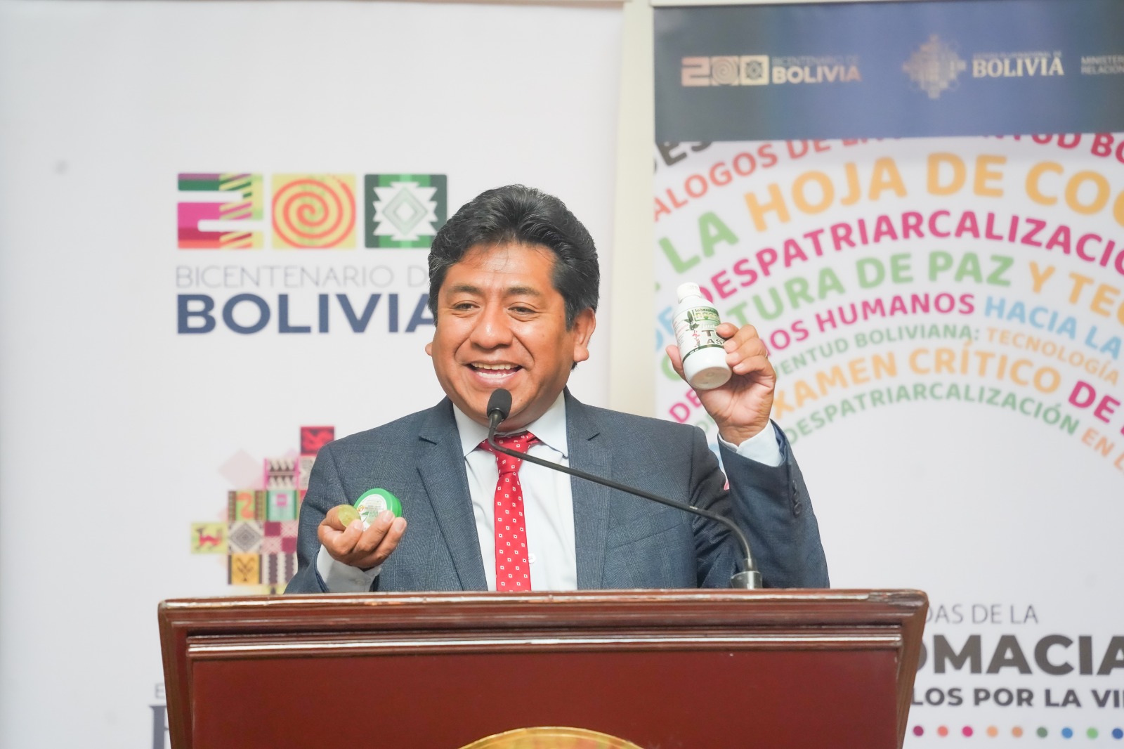 Vicecanciller: No hay evidencia científica que justifique la permanencia de la coca en la Convención de 1961